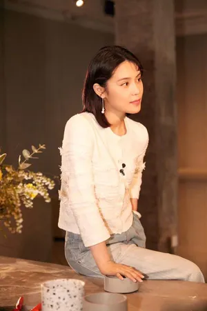 韩丹彤《向往的星居》综艺现场写真图片_5