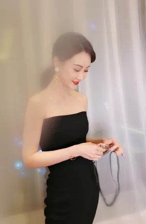 林鹏性感妩媚活动写真图片_1