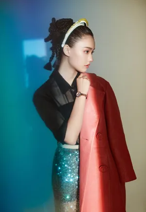 甜美少女林允性感杂志写真_2