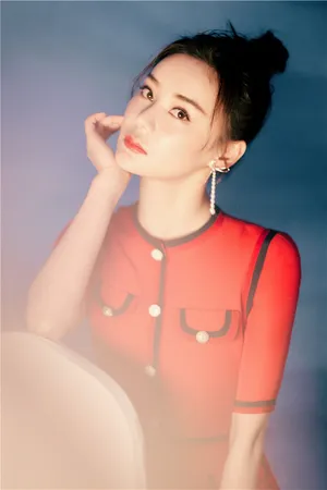 袁姗姗《赞赞新时代》性感魅力图片_2