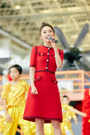 袁姗姗《赞赞新时代》性感魅力图片_5