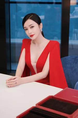 秦岚女王范性感魅惑写真图片_2