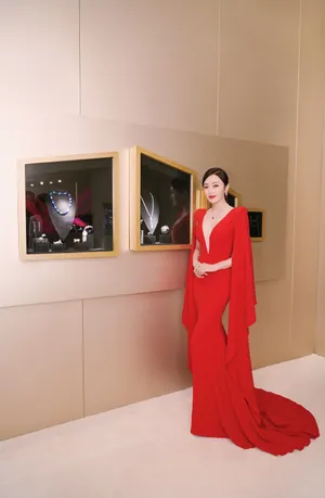 秦岚女王范性感魅惑写真图片_3