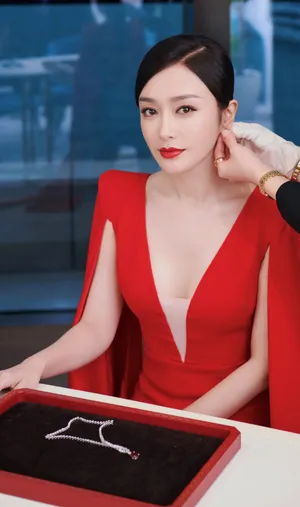 秦岚女王范性感魅惑写真图片_5