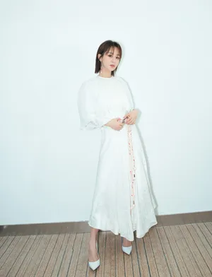 杨紫纯白清新脱俗写真图片_6