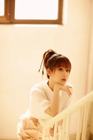 杨紫五四晚会甜美写真图片_3