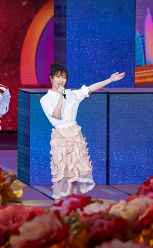 杨紫五四晚会甜美写真图片_7