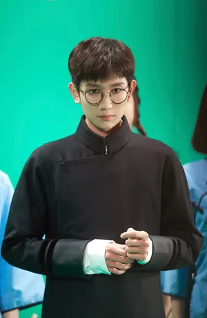 TFBOYS王源五四活动照图片_7