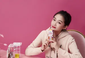 关晓彤粉嫩甜美写真图片_3