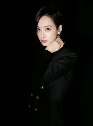 宋茜精致性感帅气写真图片_4
