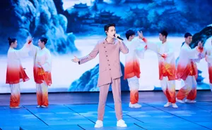 张艺兴五四晚会帅气图片_2