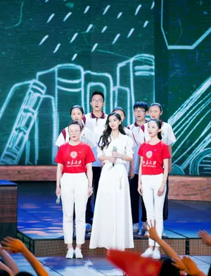 angelababy五四活动照图片_2