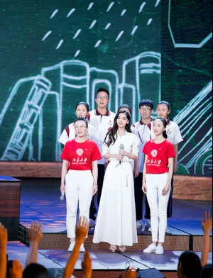angelababy五四活动照图片_3