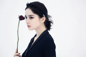 古力娜扎冷艳酷美写真图片