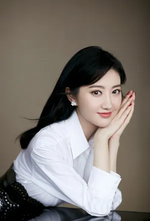 景甜优雅气质活动写真图片