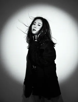 张碧晨硬朗时髦酷美写真图片_1