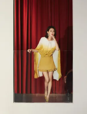 高露柔美养眼时尚写真图片_5