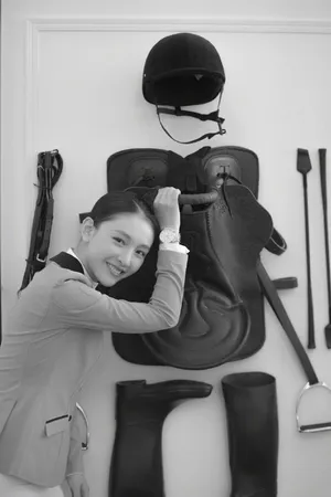 吴倩黑白帅气写真图片