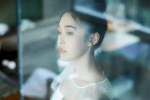 张佳宁纯白甜美写真图片_1