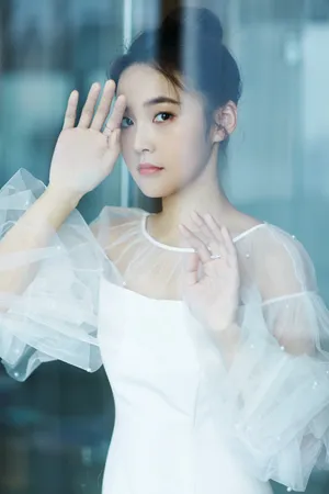 张佳宁纯白甜美写真图片_2