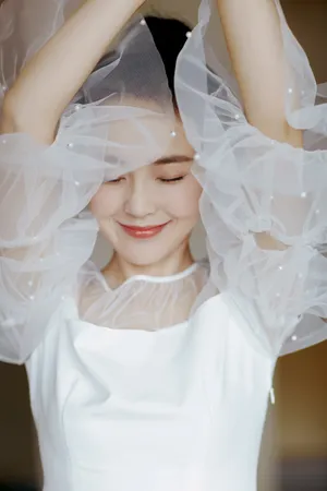 张佳宁纯白甜美写真图片_8