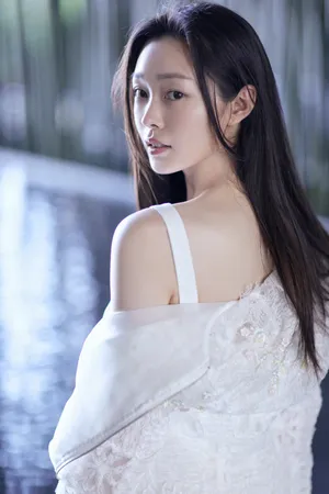 宋轶白裙仙气灵动写真图片_2