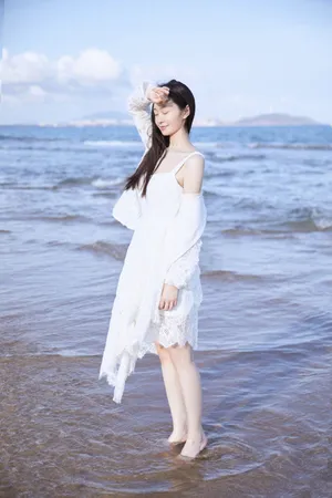 宋轶白裙仙气灵动写真图片_7