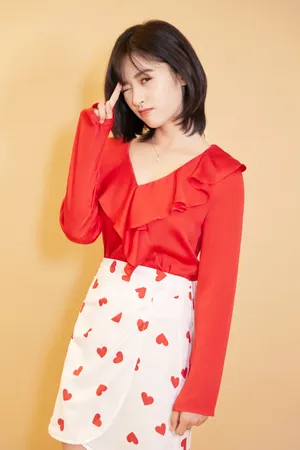 沈月粉嫩甜美写真图片