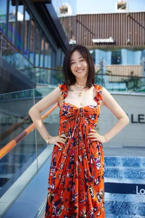演员谭卓摩登性感写真图片_4