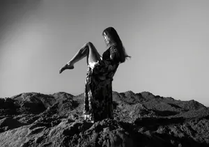 曾美慧孜黑白时尚大片写真图片
