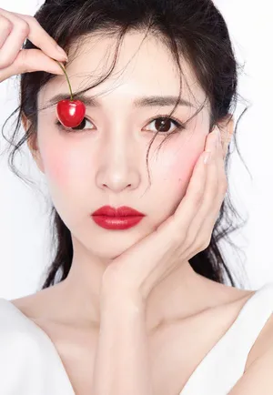 江疏影撩人性感写真图片
