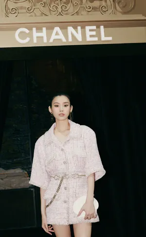奚梦瑶甜美温婉活动写真图片_2