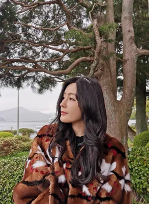 汤晶媚温和柔美旅拍图片_5