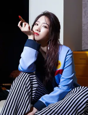 孟美岐魅力性感大片写真图片_2