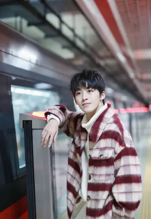 创造营2019何洛洛图片_3
