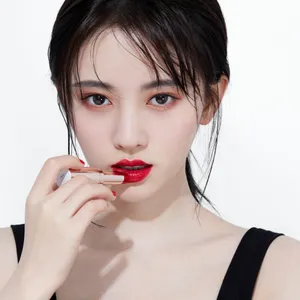 鞠婧祎清新甜美代言图片