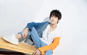 创造营2019何洛洛清爽帅气写真图片_3