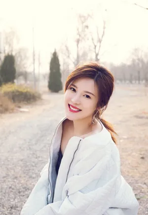 邬靖靖性感图片_2