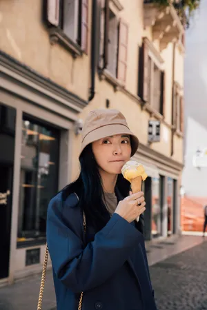 姚晨时尚俏皮街拍图片_2