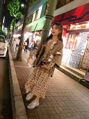 杨超越甜美日本旅拍照图片_5