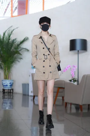 古力娜扎白皙美腿性感街拍图片_1