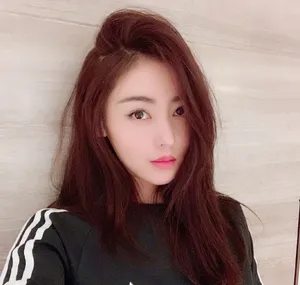 张天爱甜美俏皮自拍图片_4