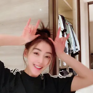 张天爱甜美俏皮自拍图片_7
