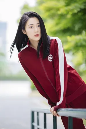 张可盈校园风甜美写真图片_3