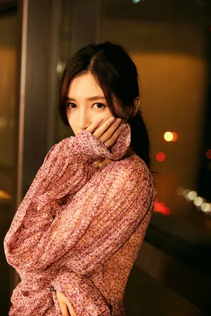 江疏影甜美优雅写真图片