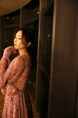 江疏影甜美优雅写真图片