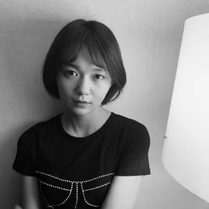 火箭少女101段奥娟黑白自拍照图片_4
