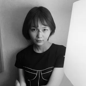 火箭少女101段奥娟黑白自拍照图片_5