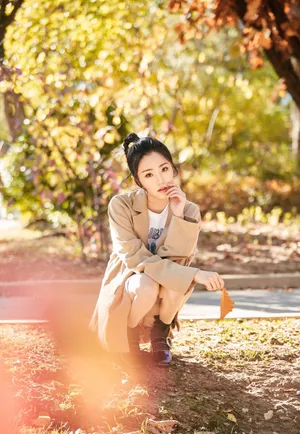 张可盈秋日性感甜美写真图片_5