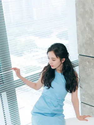 杨幂仙气甜美写真图片_5